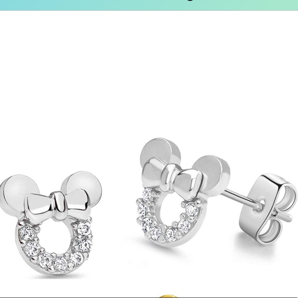 Minnie Mouse white gold stud earring